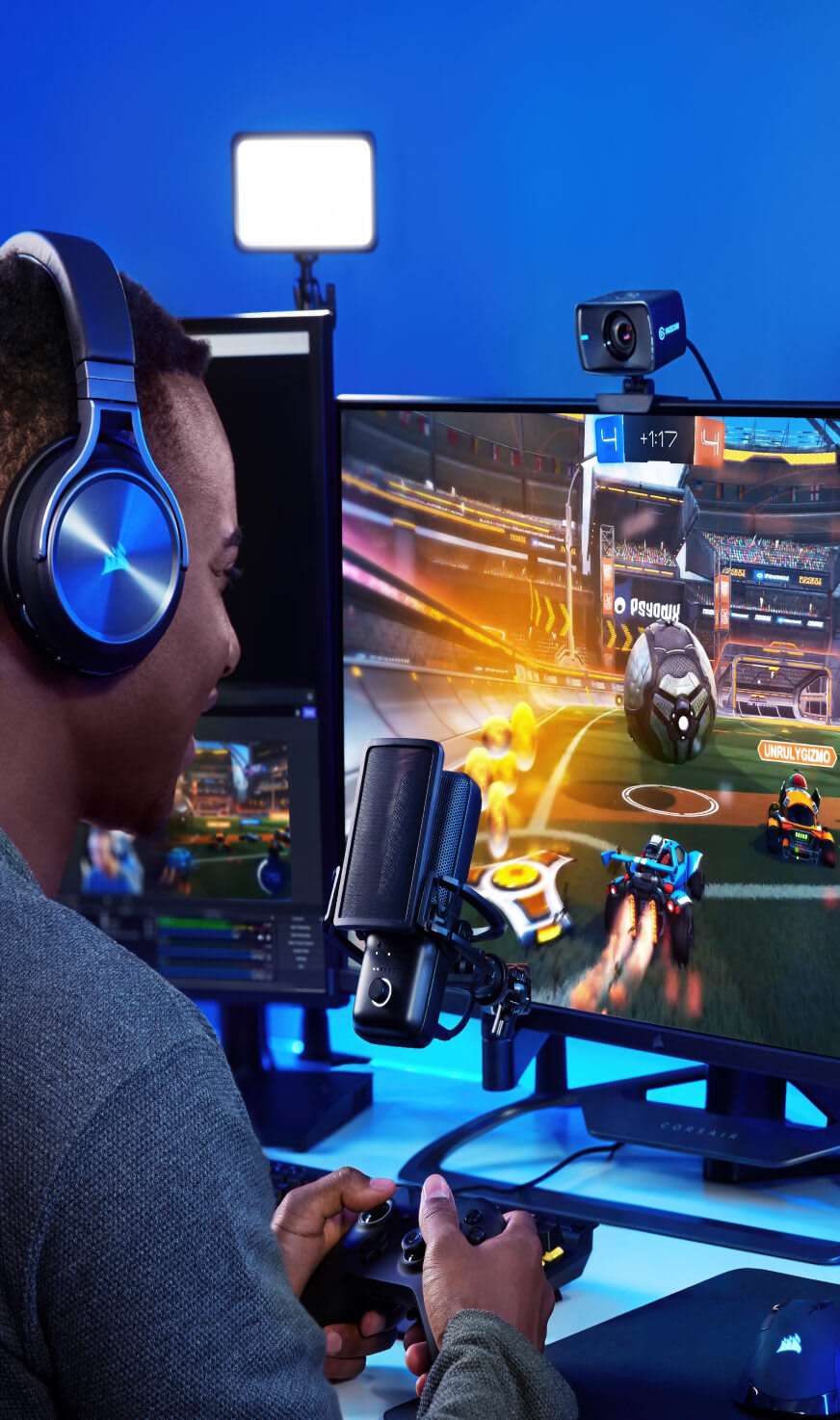 gamer using key light mini